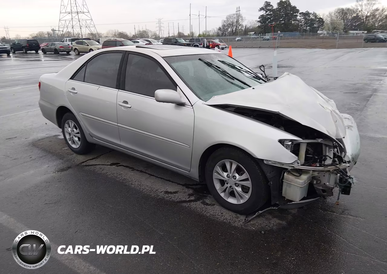 2005 Toyota Camry Le V6 – zdjęcie 1 z 11