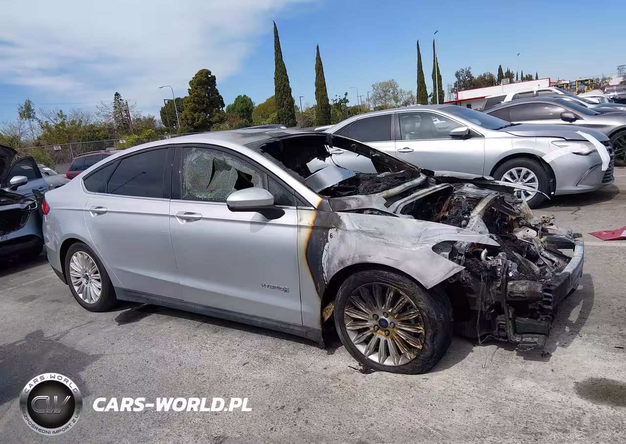 2016 Ford Fusion Hybrid S VIN:3FA6P0UU7GR218603 - 12