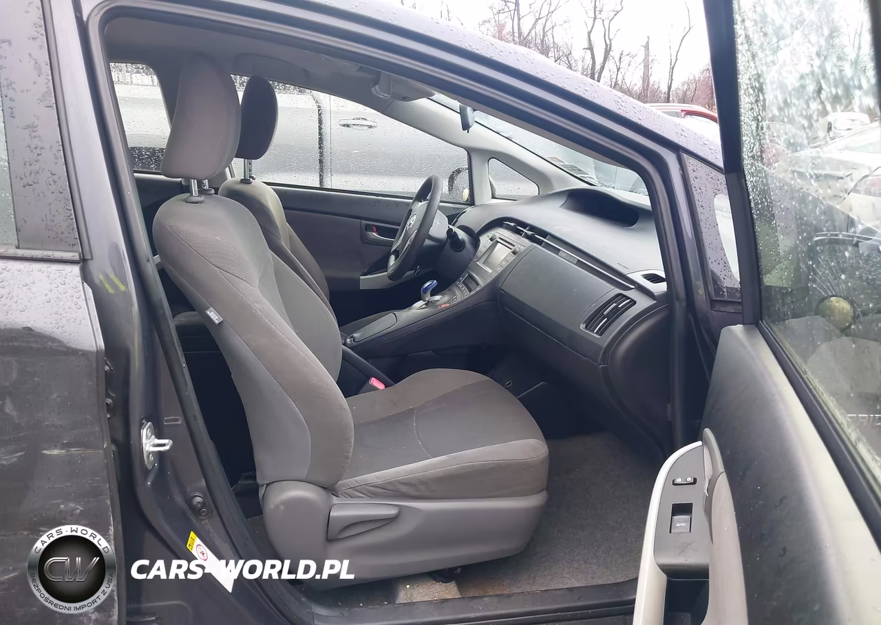 2012 Toyota Prius Two VIN:JTDKN3DU0C5458802 - 5