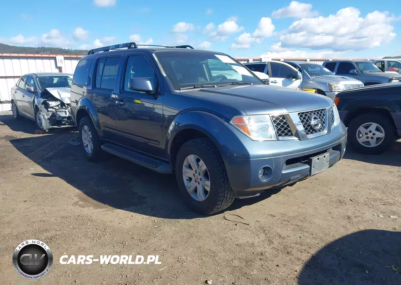 2005 Nissan Pathfinder Le