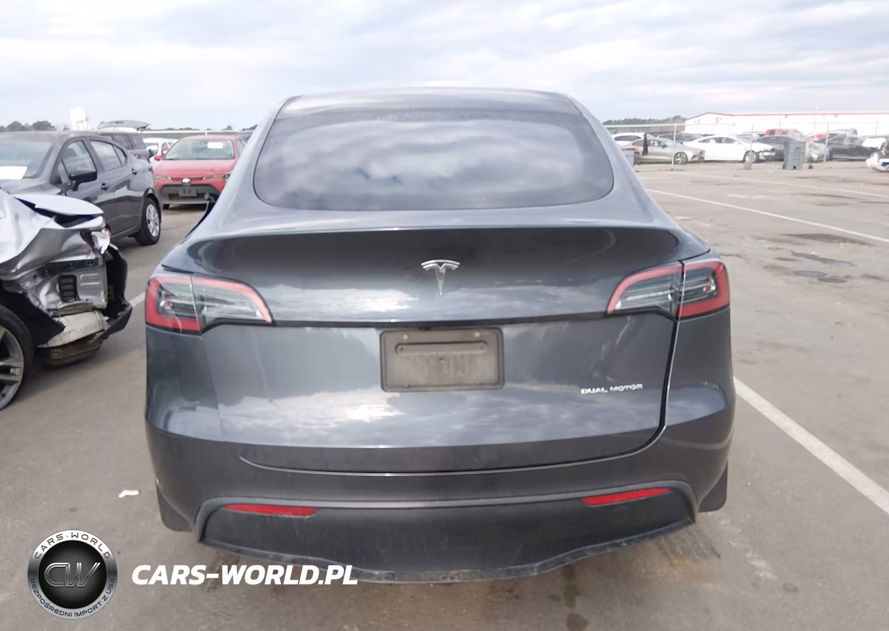 2023 Tesla Model Y Awd-Long Range Dual Motor All-Wheel Drive VIN:7SAYGDEE1PF599712 - 15