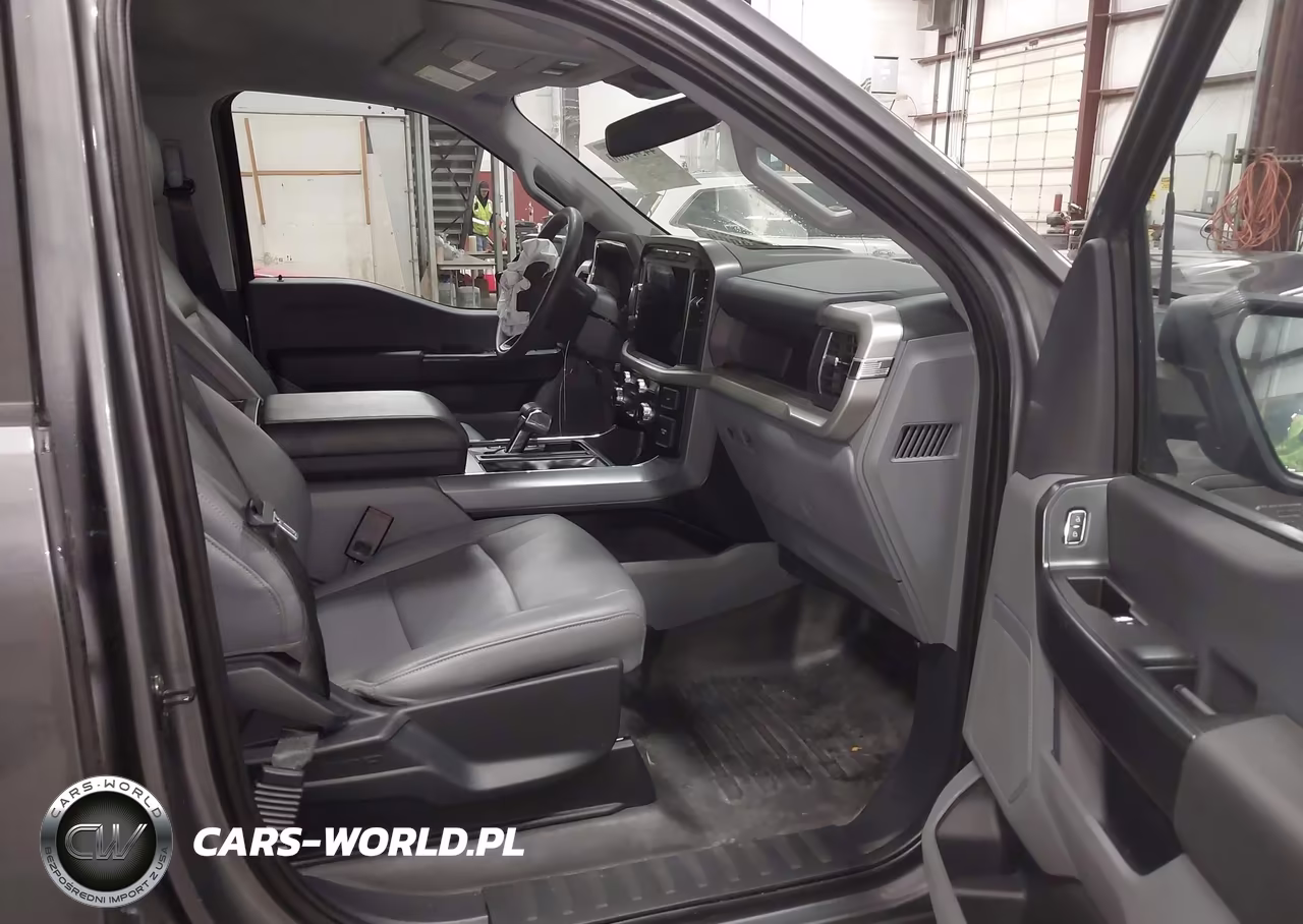2023 Ford F-150 Lightning Pro VIN:1FTVW1EL0PWG01686 - 5