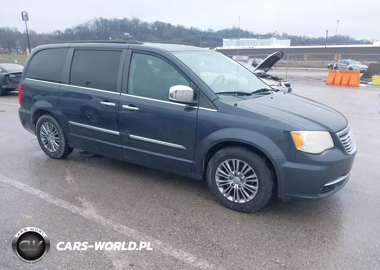 2014 Chrysler Town & Country Touring-L