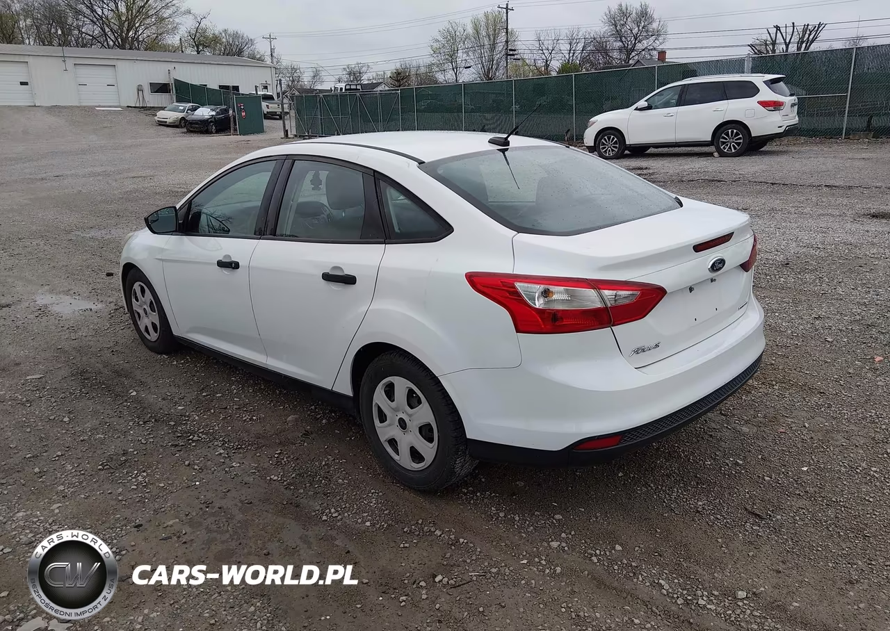 2014 Ford Focus S VIN:1FADP3E27EL295764 - 3