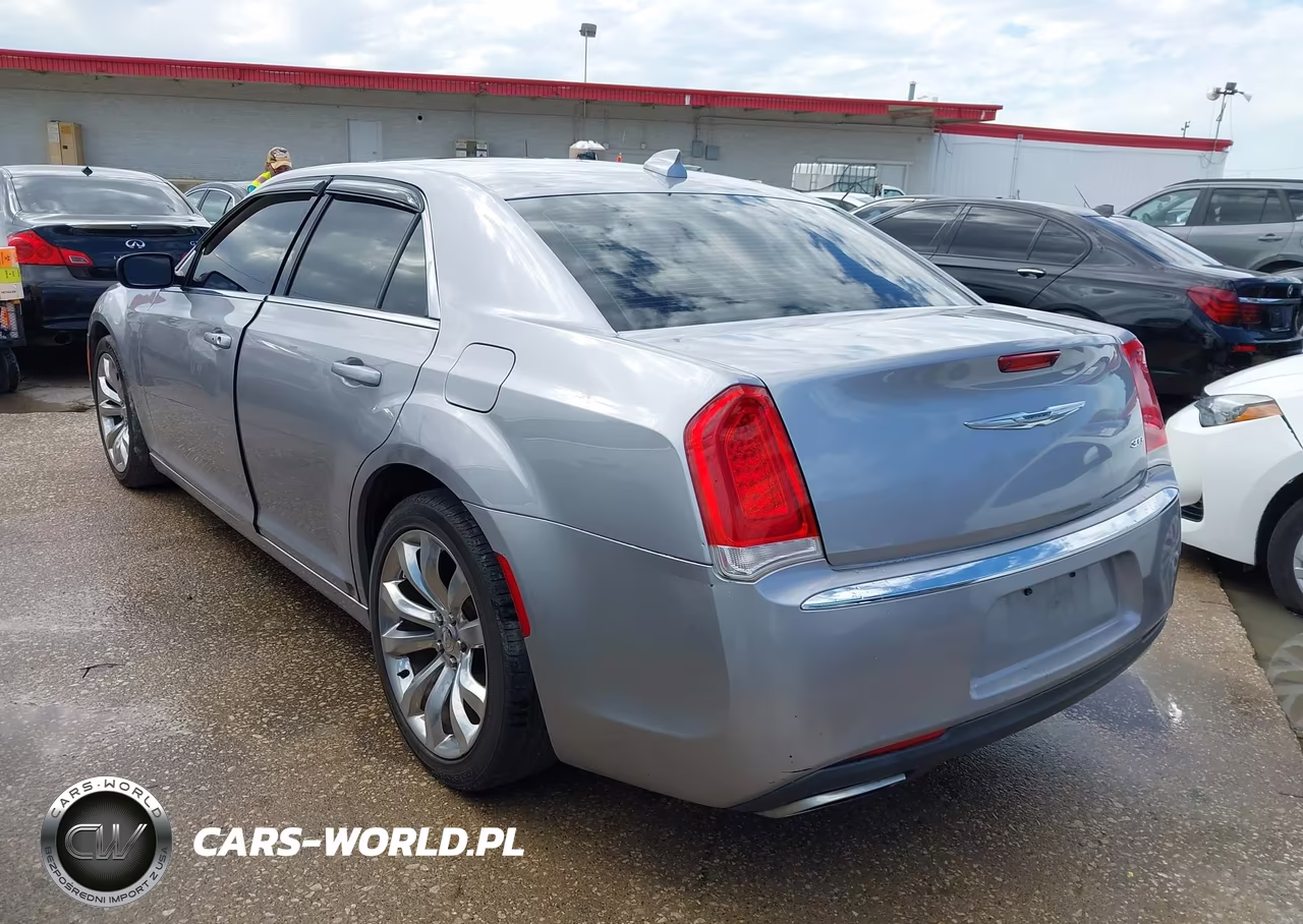 2016 Chrysler 300 Limited VIN:2C3CCAAG0GH260558 - 3