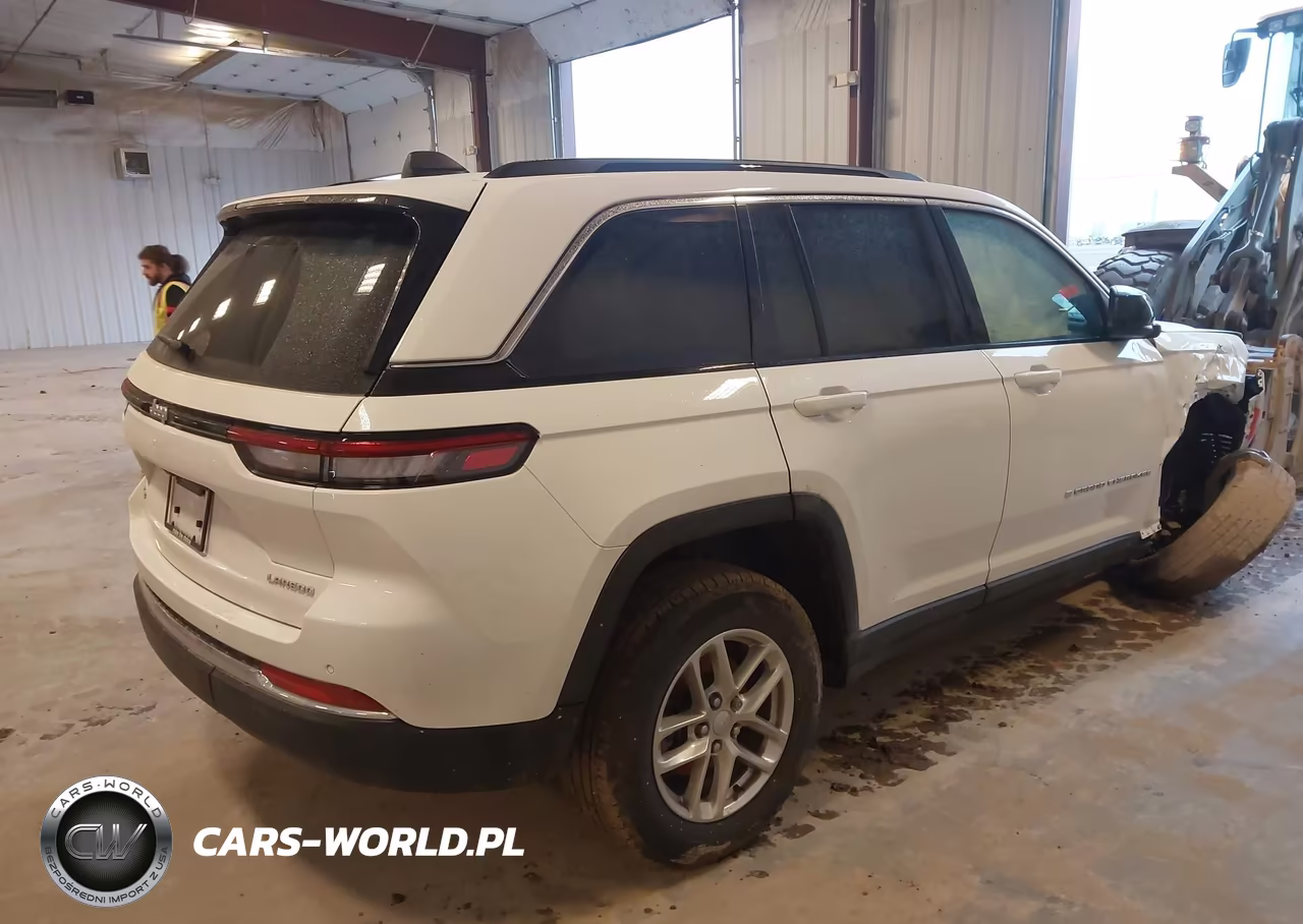 2025 Jeep Grand Cherokee Laredo X 4X4 VIN:1C4RJHAG9SC327934 - 4