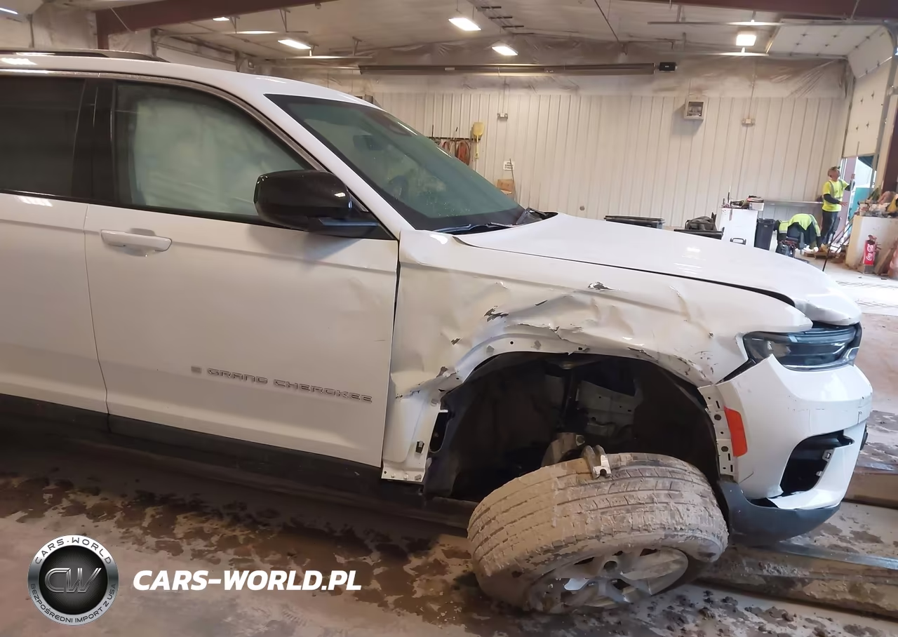 2025 Jeep Grand Cherokee Laredo X 4X4 VIN:1C4RJHAG9SC327934 - 6
