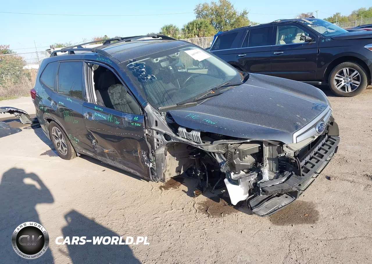 2021 Subaru Forester Premium – zdjęcie 1 z 18