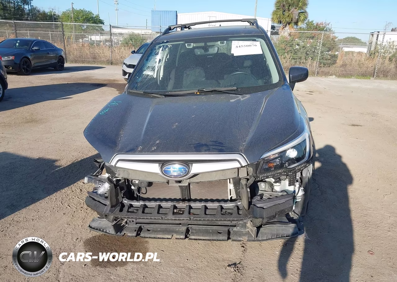 2021 Subaru Forester Premium VIN:JF2SKAJC7MH570815 - 13