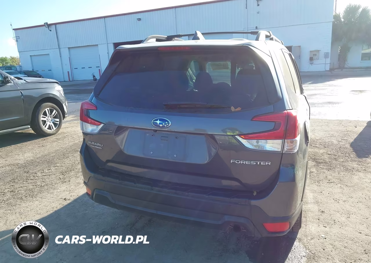2021 Subaru Forester Premium VIN:JF2SKAJC7MH570815 - 17