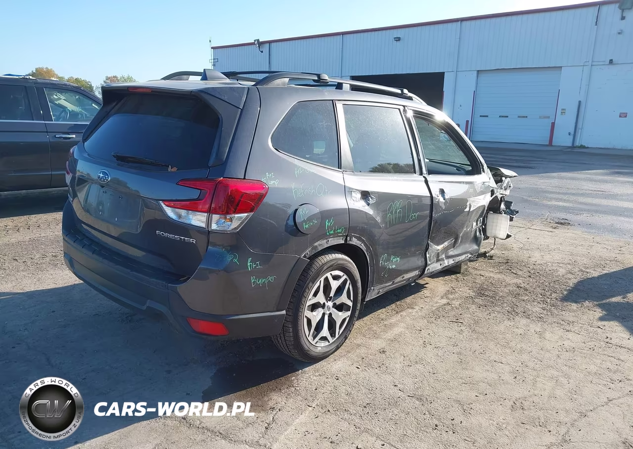 2021 Subaru Forester Premium VIN:JF2SKAJC7MH570815 - 4