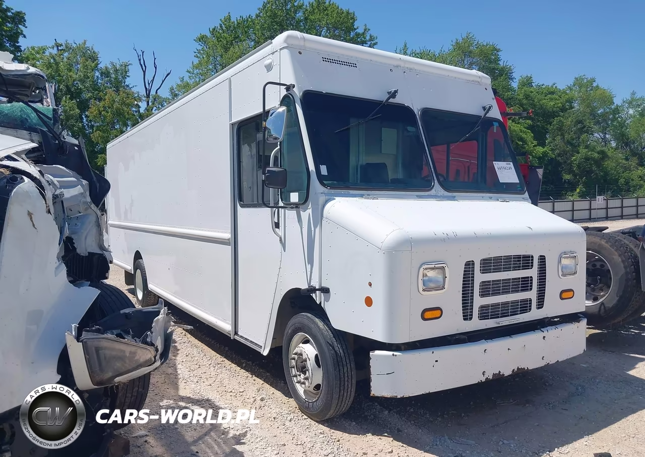 2015 Ford F-59 Commercial Stripped – zdjęcie 1 z 15