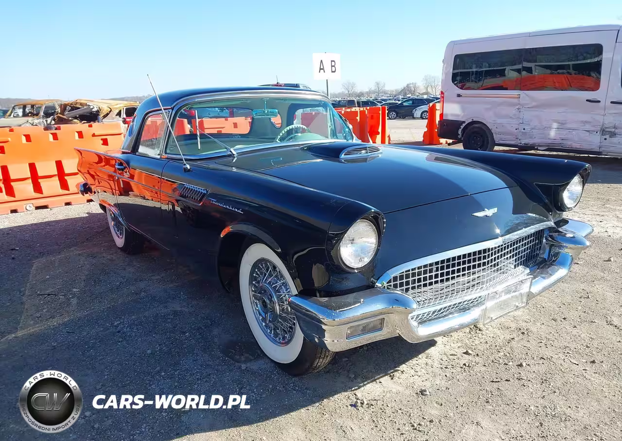 1957 Ford Thunderbird
