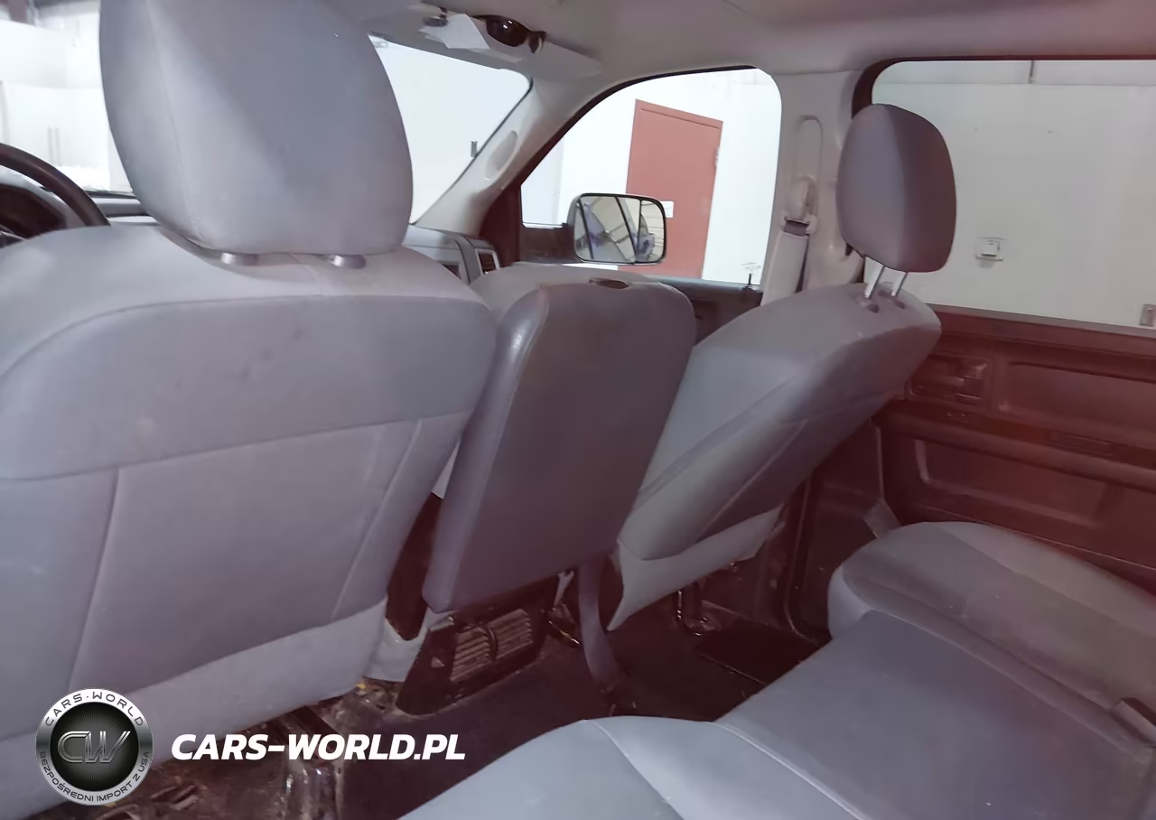 2017 Ram 3500 Tradesman 4X4 8' Box VIN:3C63R3GL4HG614908 - 6