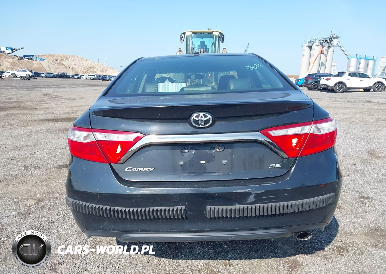 2015 Toyota Camry Se VIN:4T1BF1FK2FU061787 - 16