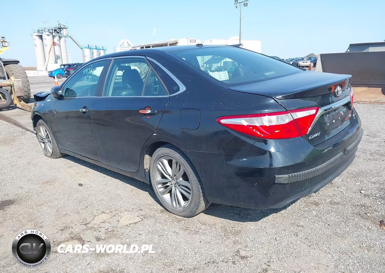 2015 Toyota Camry Se VIN:4T1BF1FK2FU061787 - 3