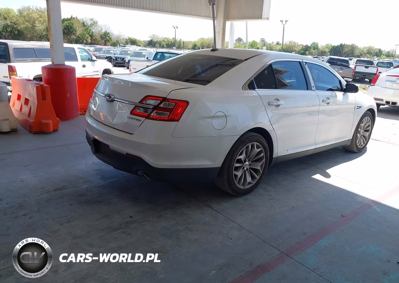 2018 Ford Taurus Limited VIN:1FAHP2F83JG109784 - 4