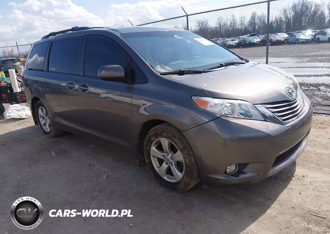 2017 Toyota Sienna Le 8 Passenger