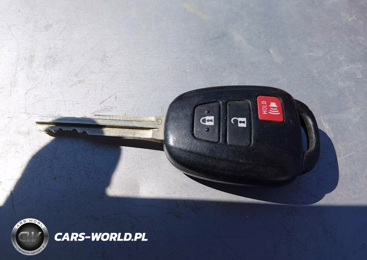 2013 Toyota Prius C Two VIN:JTDKDTB37D1548499 - 11