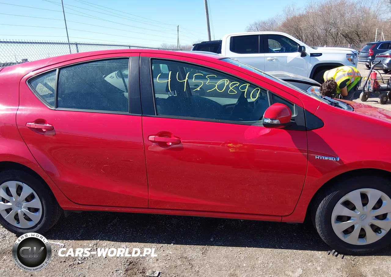2013 Toyota Prius C Two VIN:JTDKDTB37D1548499 - 13