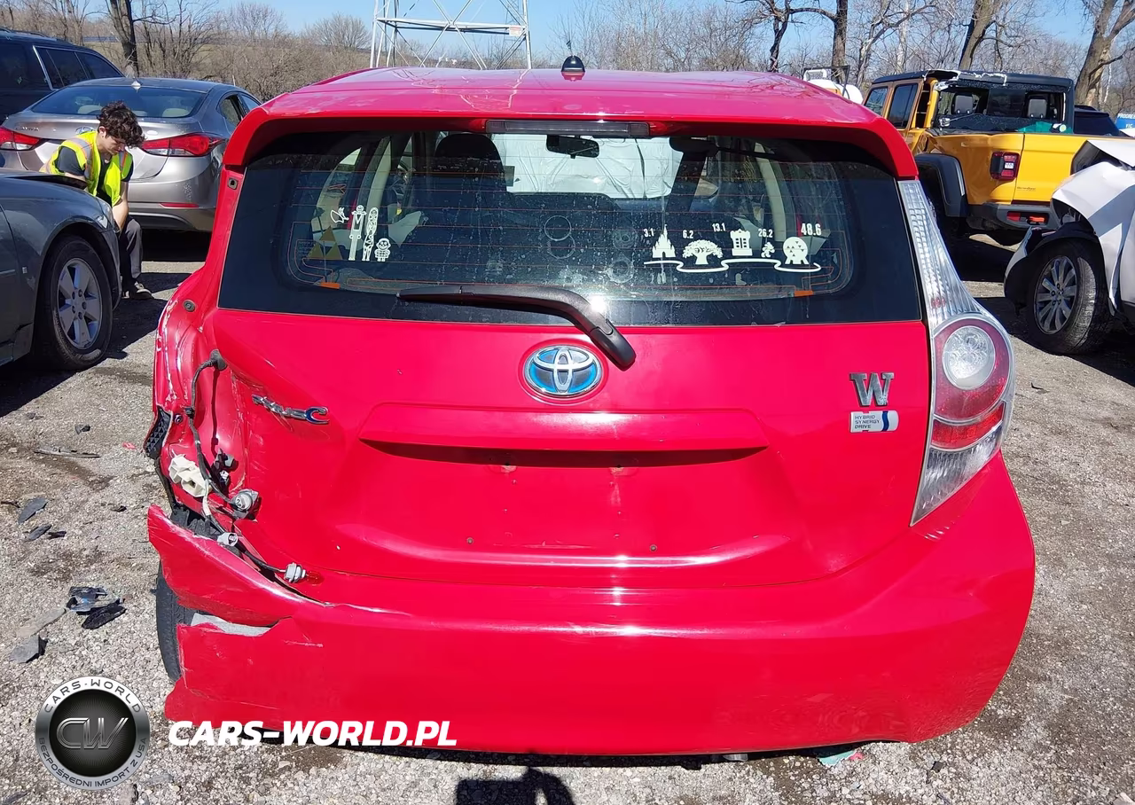 2013 Toyota Prius C Two VIN:JTDKDTB37D1548499 - 16
