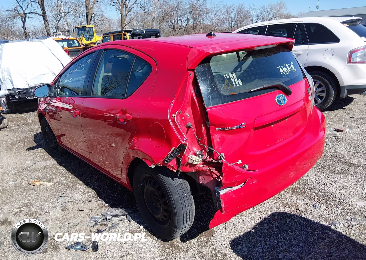2013 Toyota Prius C Two VIN:JTDKDTB37D1548499 - 3