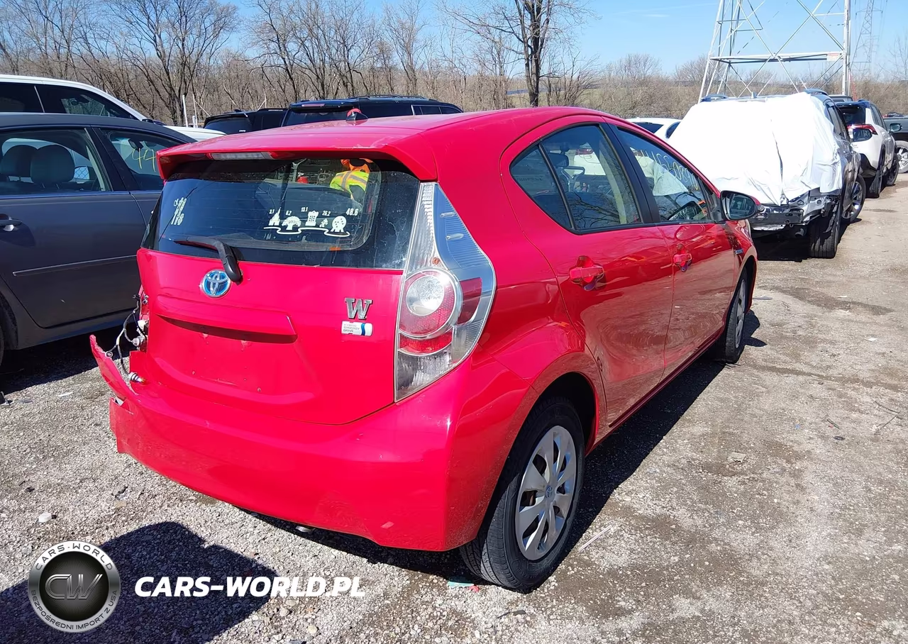 2013 Toyota Prius C Two VIN:JTDKDTB37D1548499 - 4
