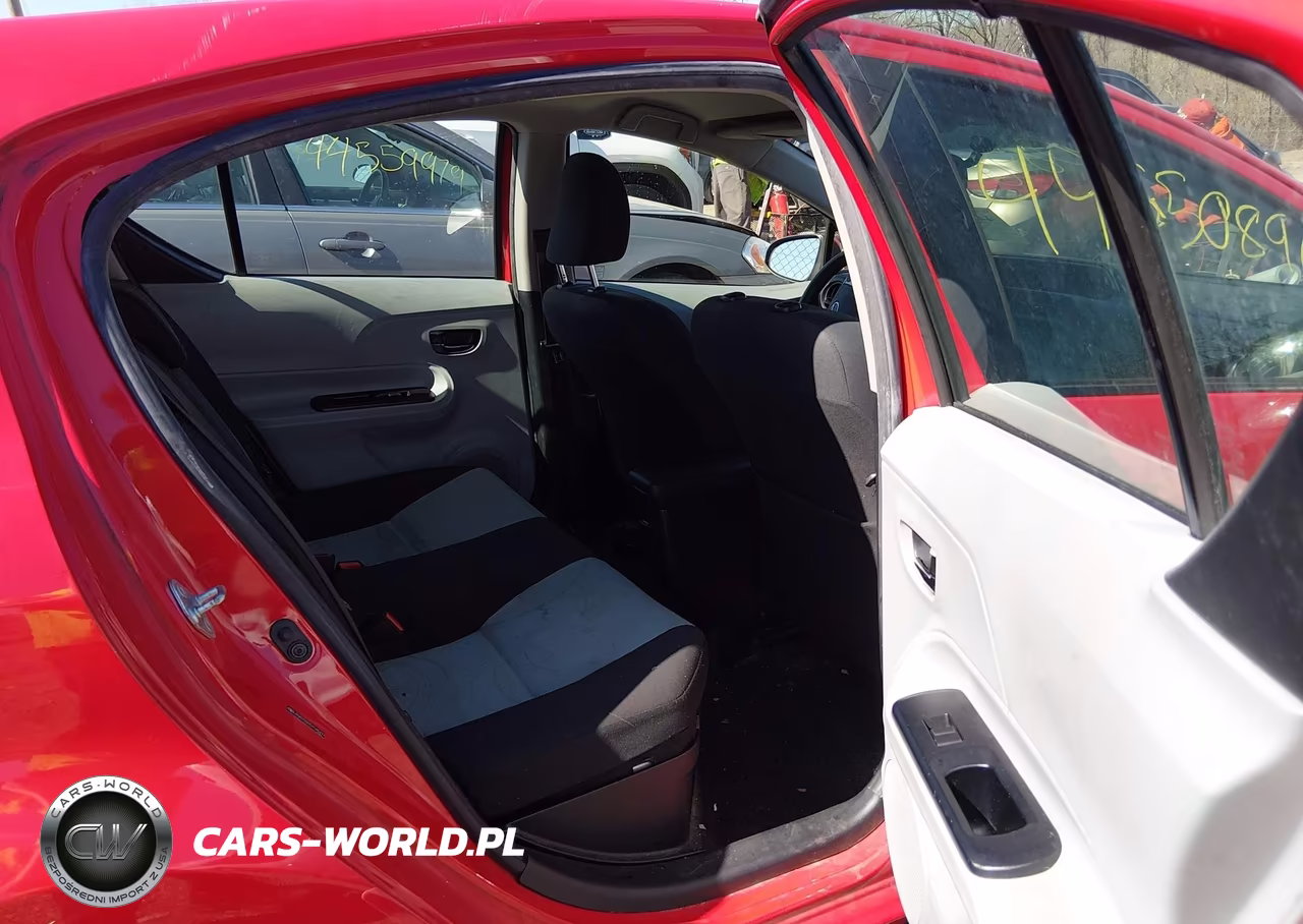 2013 Toyota Prius C Two VIN:JTDKDTB37D1548499 - 8