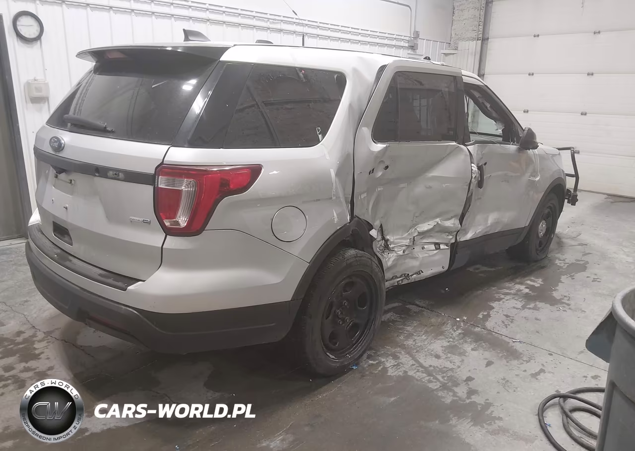 2018 Ford Police Interceptor Utility VIN:1FM5K8AR2JGC94727 - 4