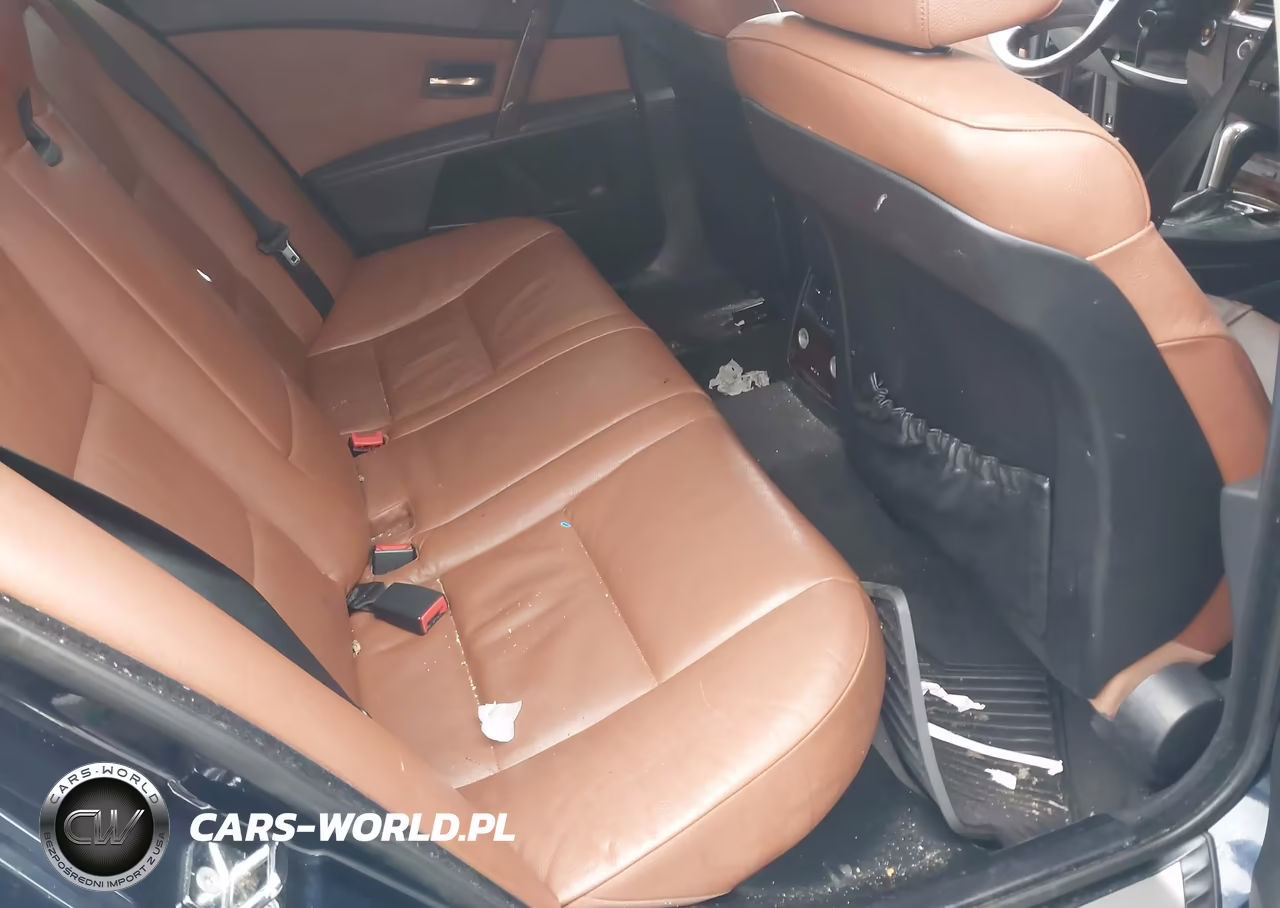 2007 BMW 530Xi VIN:WBANF73587CY17940 - 8