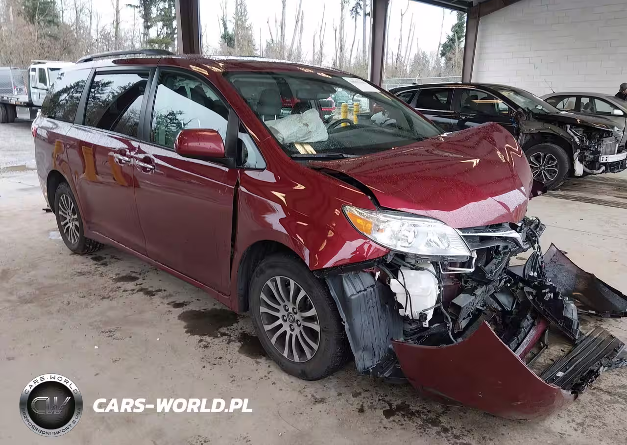 2018 Toyota Sienna Xle 8 Passenger