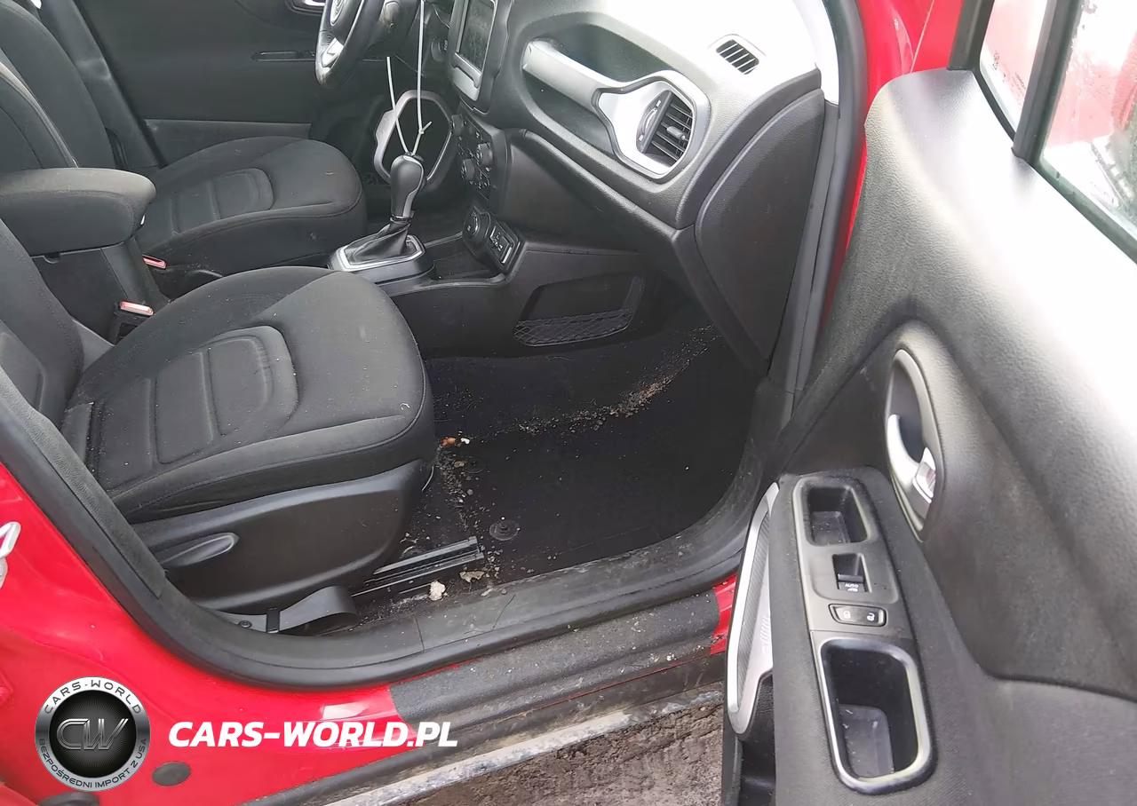 2018 Jeep Renegade Latitude 4X4 VIN:ZACCJBBB6JPG91728 - 5