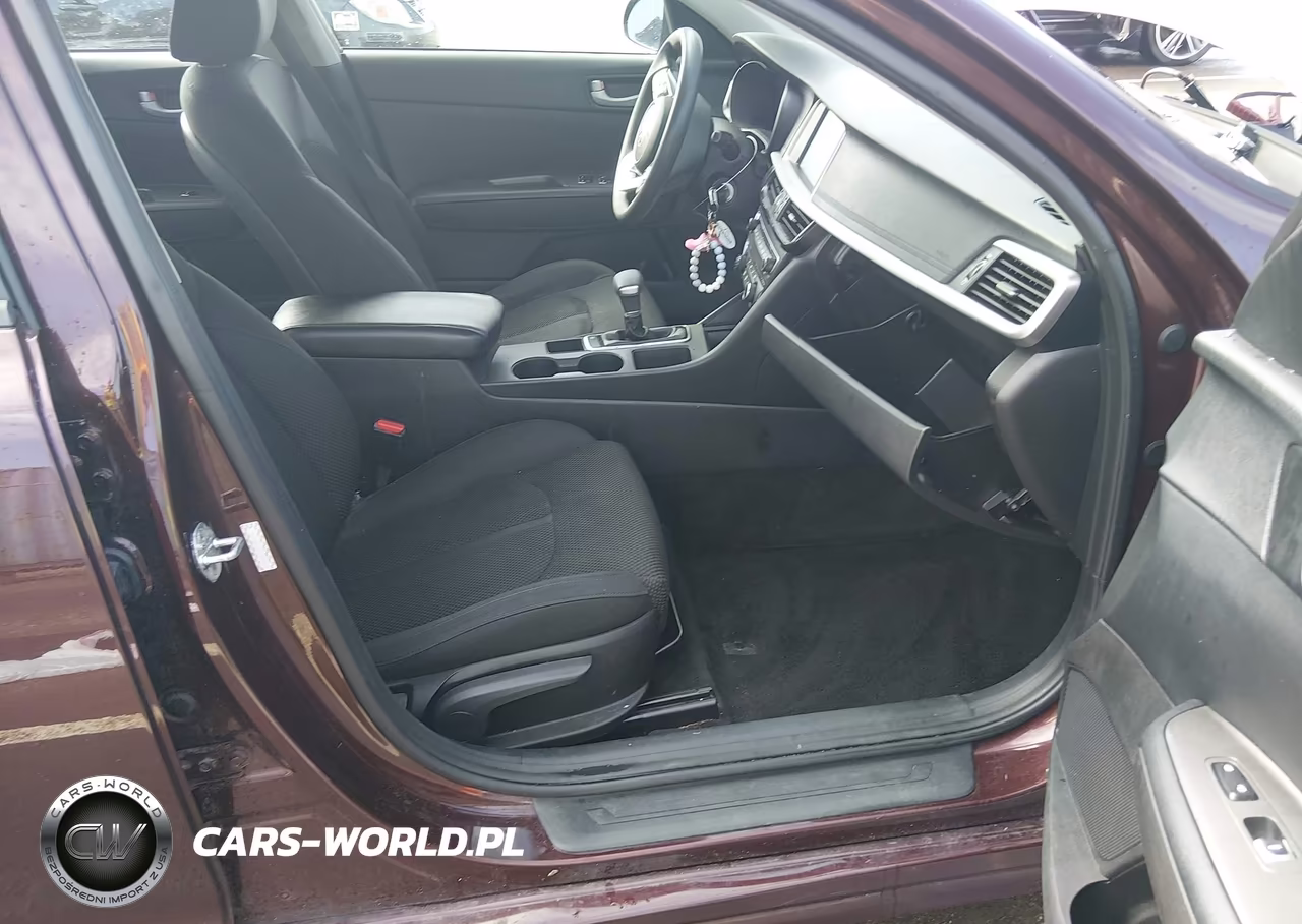 2019 Kia Optima Lx VIN:5XXGT4L31KG354632 - 5