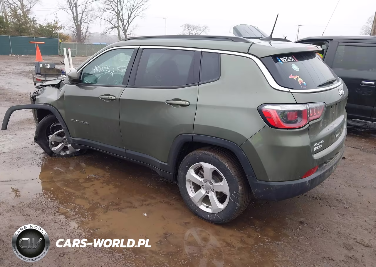2020 Jeep Compass Latitude 4X4 VIN:3C4NJDBBXLT116578 - 3
