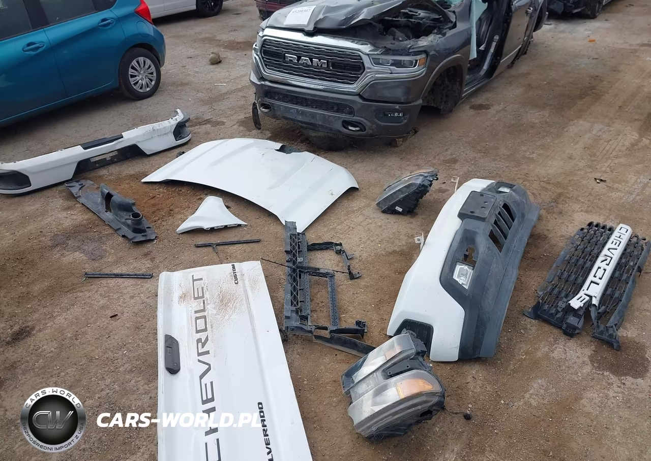 2021 Chevrolet Silverado 1500 4Wd Short Bed Custom VIN:3GCPYBEK5MG123470 - 12
