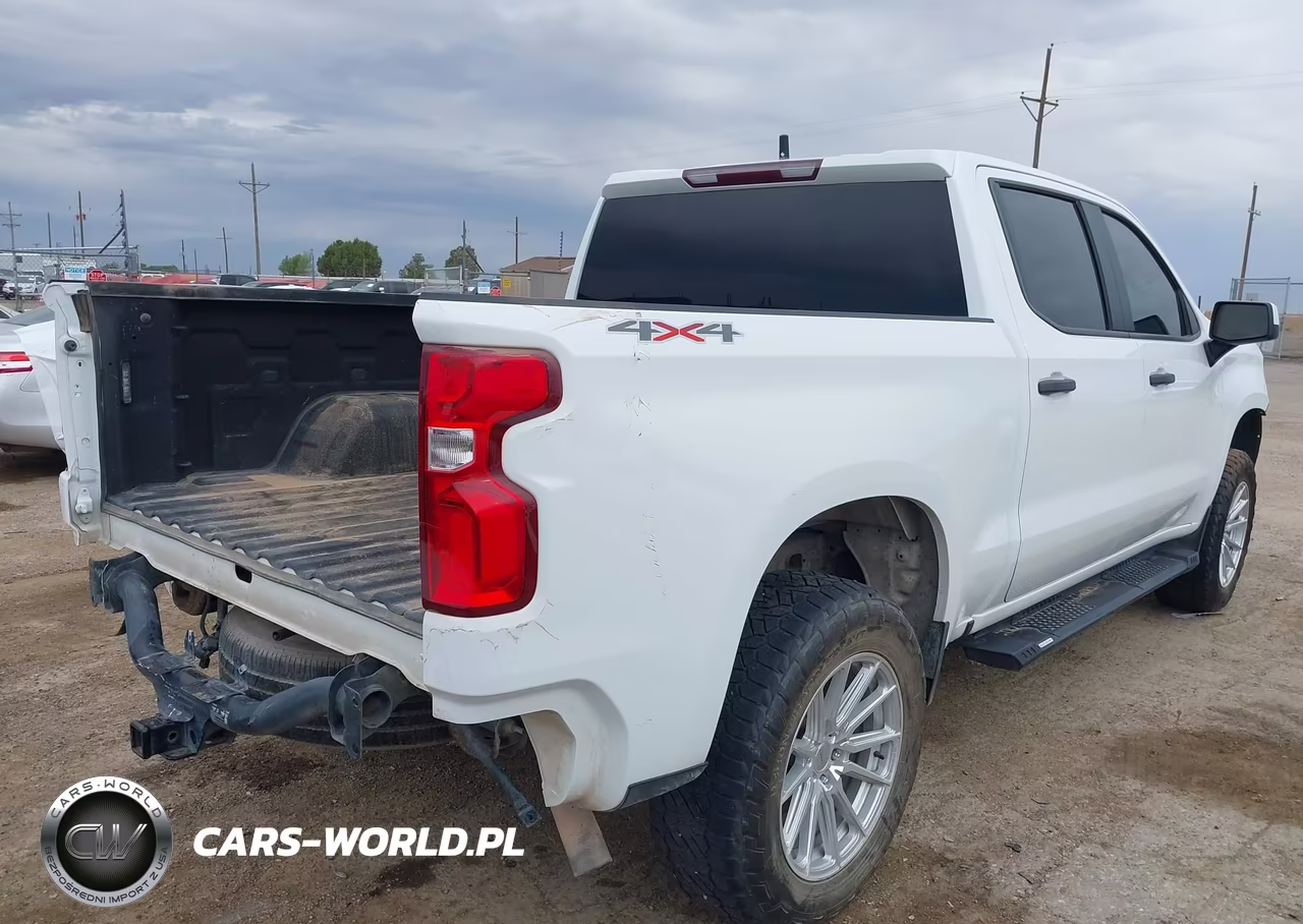 2021 Chevrolet Silverado 1500 4Wd Short Bed Custom VIN:3GCPYBEK5MG123470 - 4