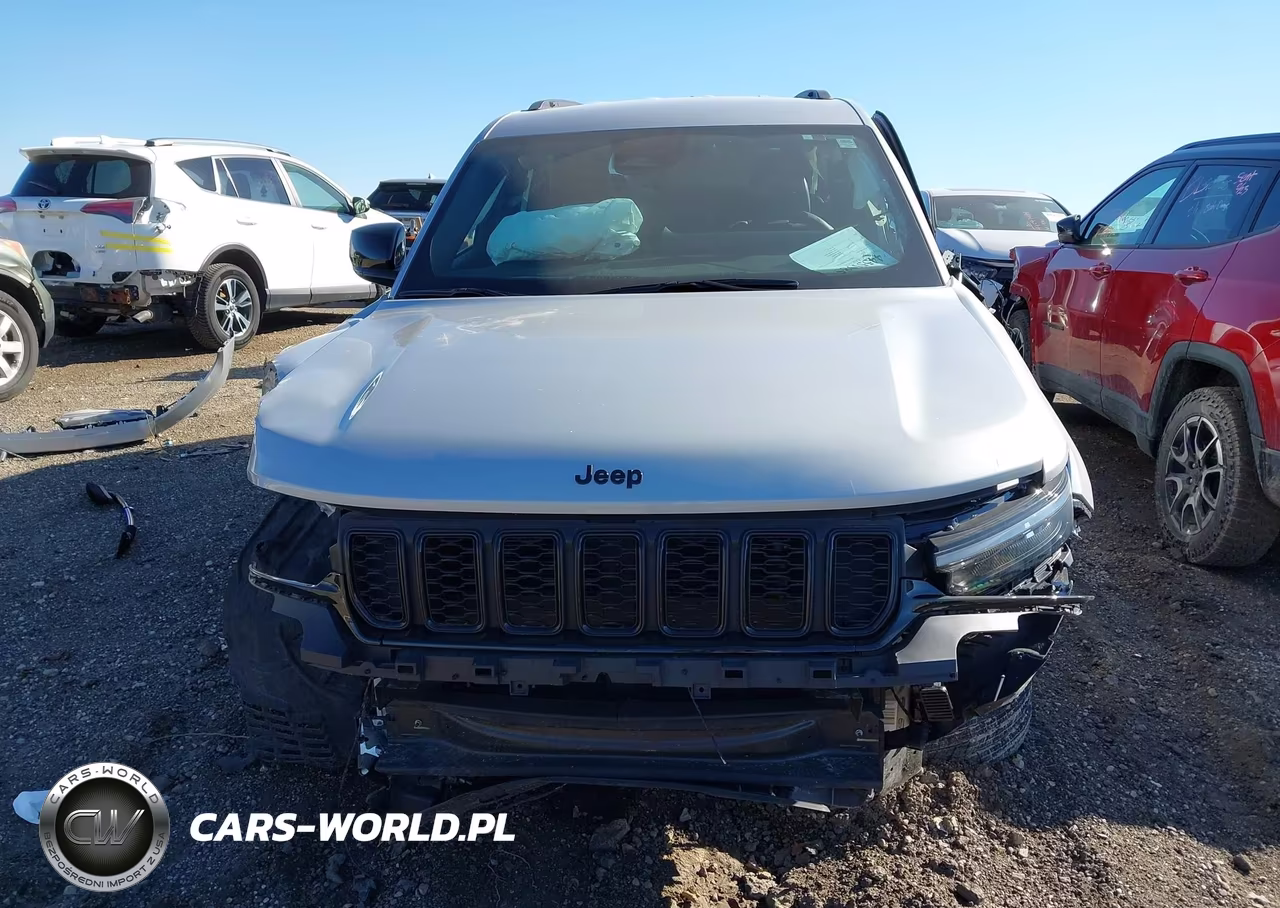 2024 Jeep Grand Cherokee Altitude 4X4 VIN:1C4RJHAG4RC218257 - 12