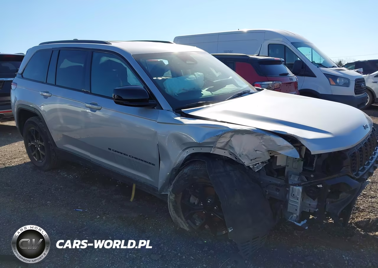 2024 Jeep Grand Cherokee Altitude 4X4 VIN:1C4RJHAG4RC218257 - 13