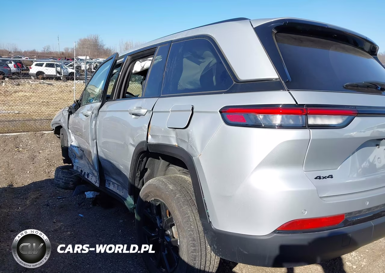 2024 Jeep Grand Cherokee Altitude 4X4 VIN:1C4RJHAG4RC218257 - 14