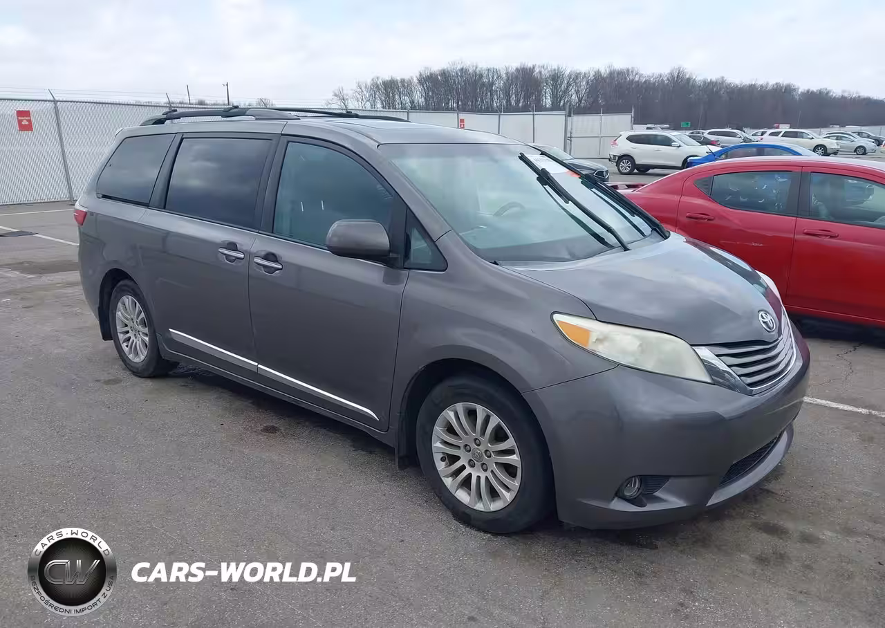 2016 Toyota Sienna Xle 8 Passenger