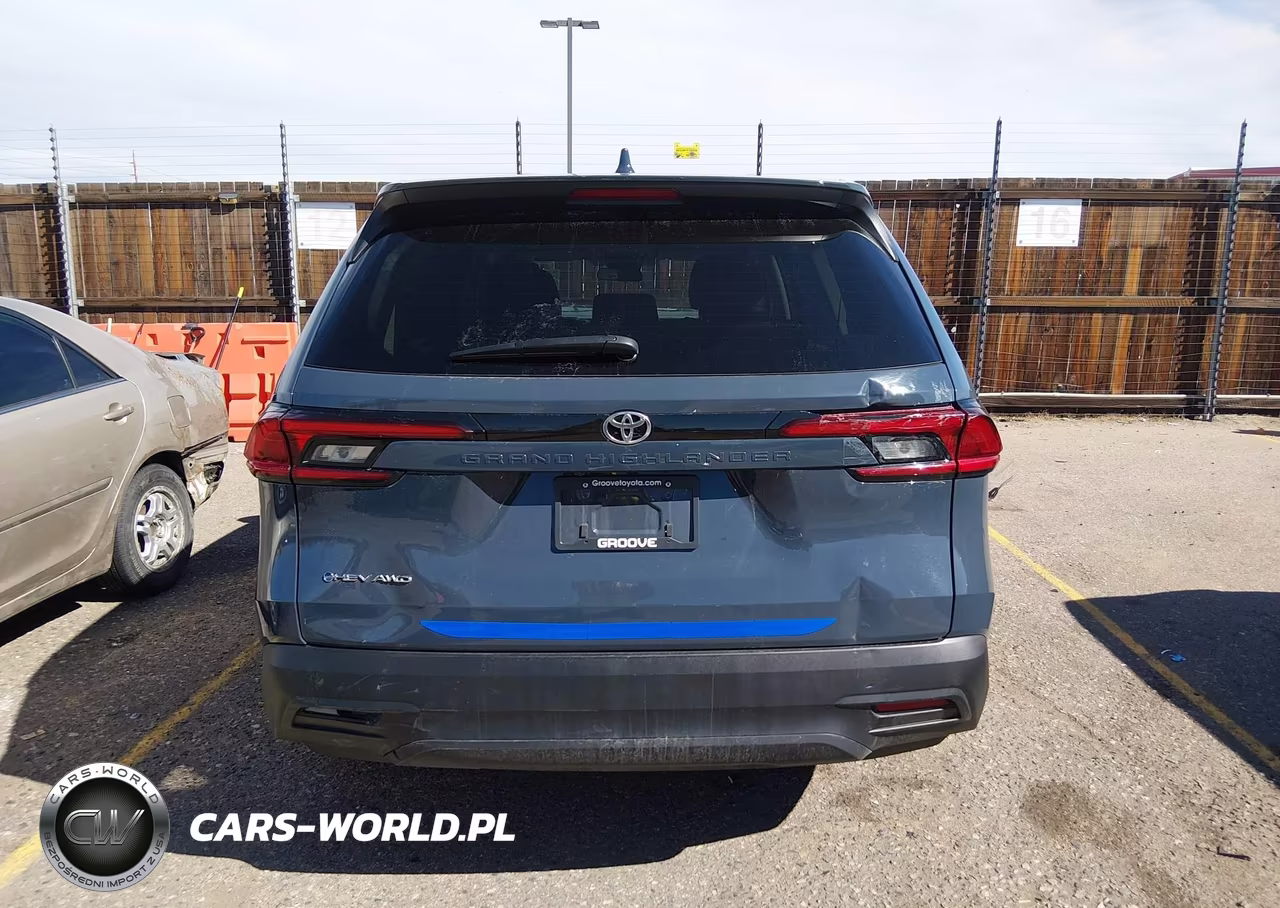 2025 Toyota Grand Highlander Hybrid Le VIN:5TDACAB50SS047460 - 17