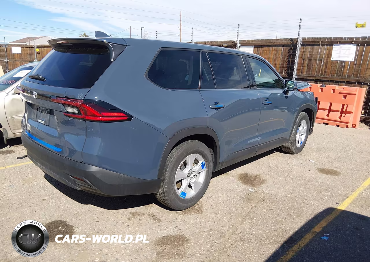 2025 Toyota Grand Highlander Hybrid Le VIN:5TDACAB50SS047460 - 4