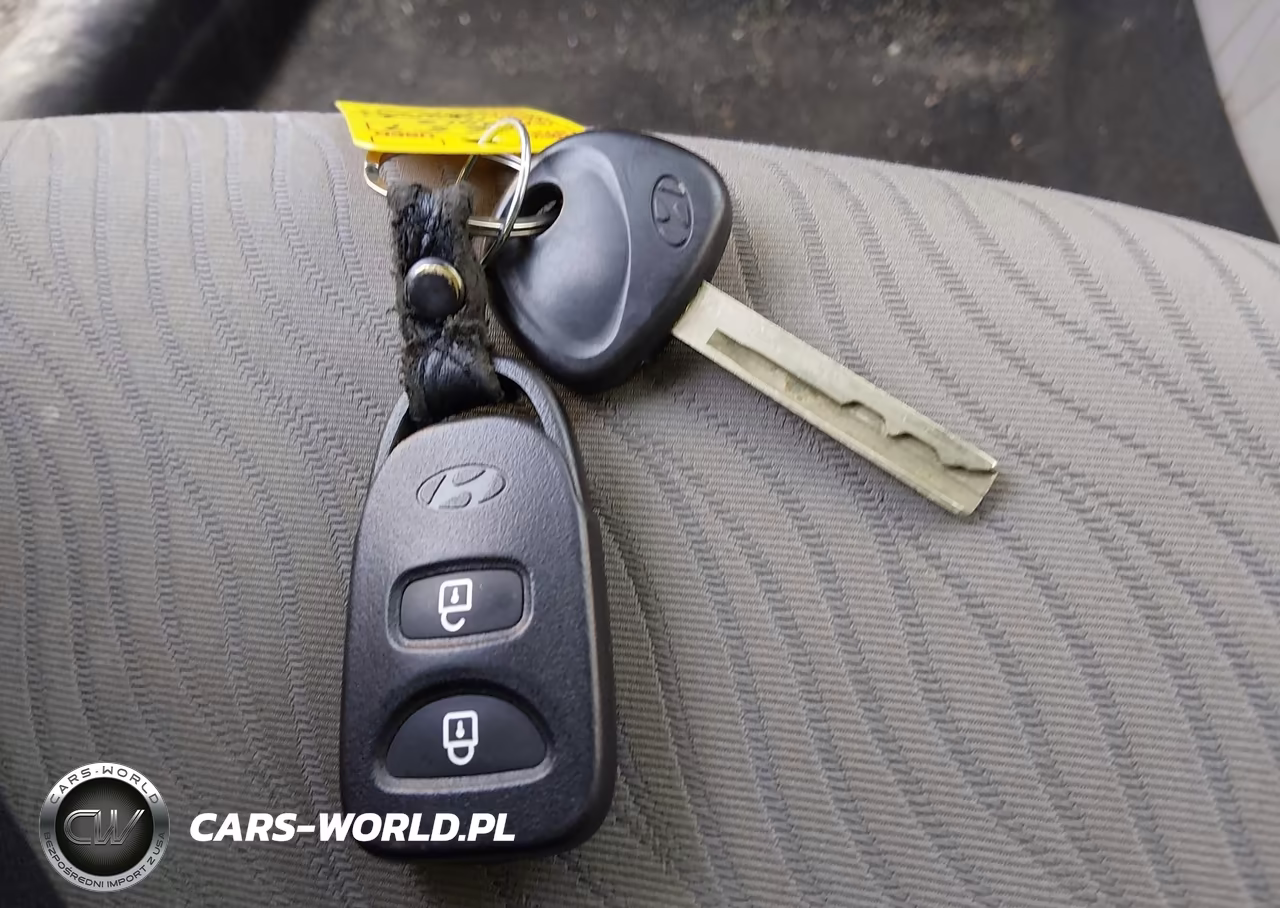 2012 Hyundai Accent Gls VIN:KMHCU4AE6CU136080 - 11