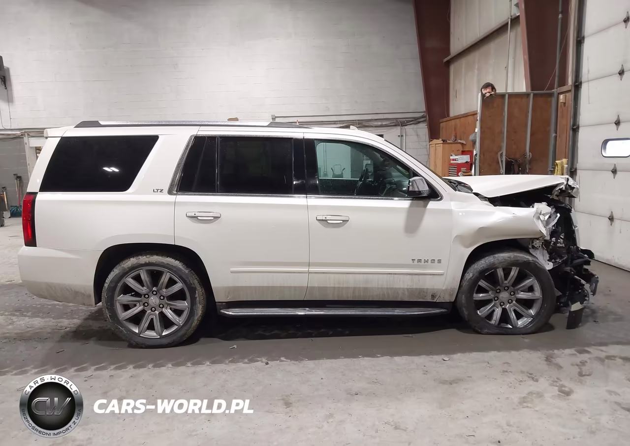 2015 Chevrolet Tahoe Ltz VIN:1GNSKCKC8FR581495 - 14