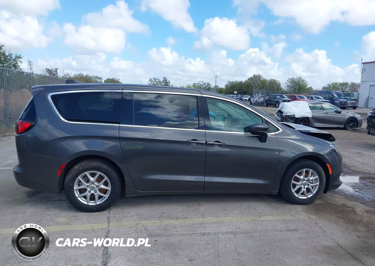 2022 Chrysler Voyager Lx VIN:2C4RC1CG5NR204139 - 13