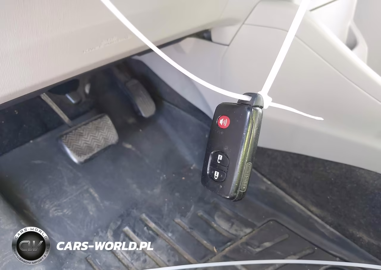 2016 Toyota Prius V Four VIN:JTDZN3EU6GJ044241 - 11