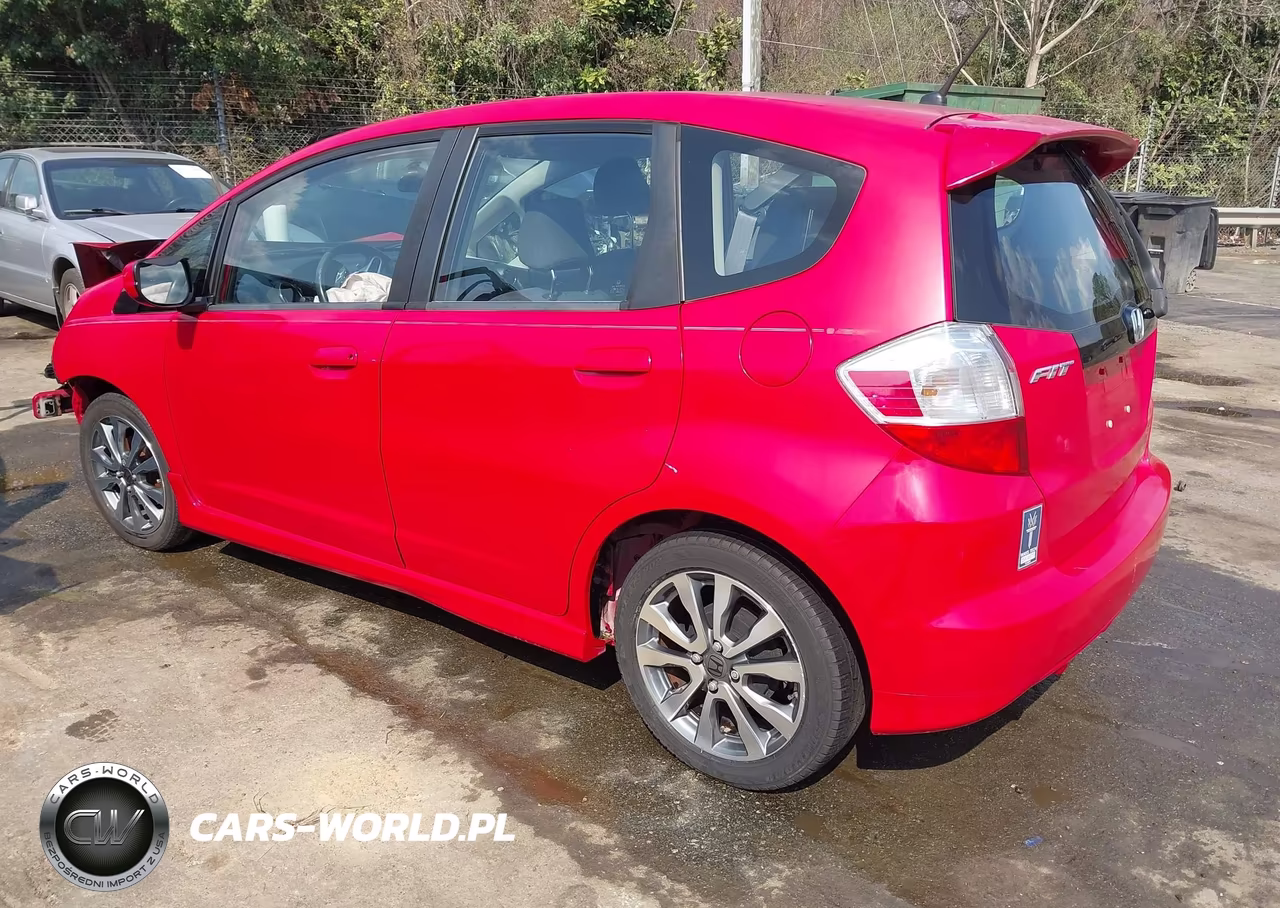 2012 Honda Fit Sport VIN:JHMGE8H58CC014082 - 3