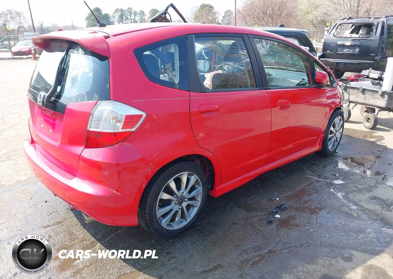 2012 Honda Fit Sport VIN:JHMGE8H58CC014082 - 4