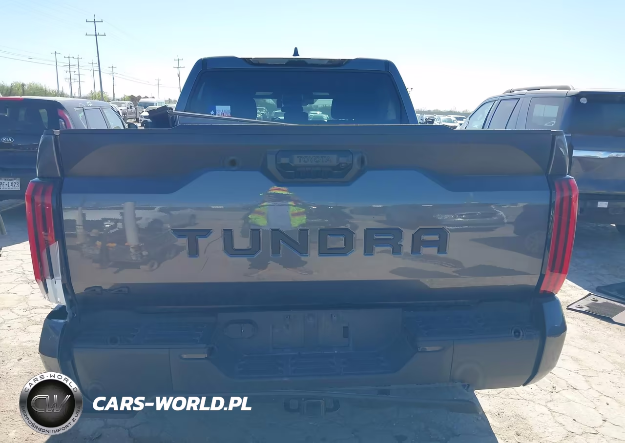 2025 Toyota Tundra Sr5 VIN:5TFLA5DB8SX245139 - 17