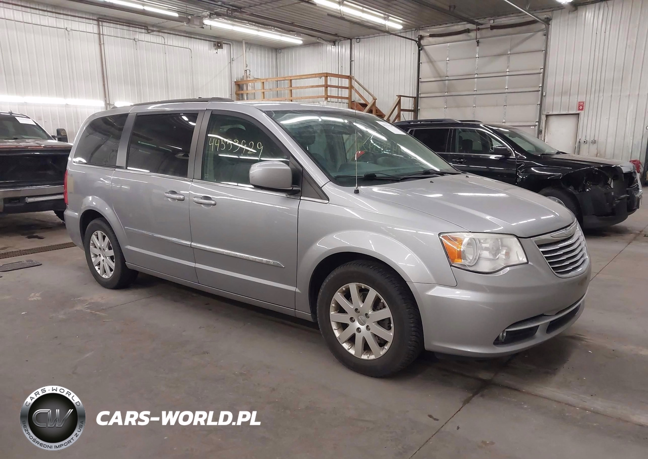 2014 Chrysler Town & Country Touring